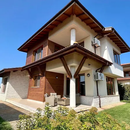 Lighthouse Golf Private *